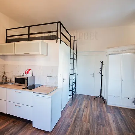 شقة Stylish With Bunk Bed