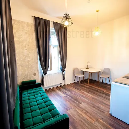 Stylish With Bunk Bed Apartamento Praga
