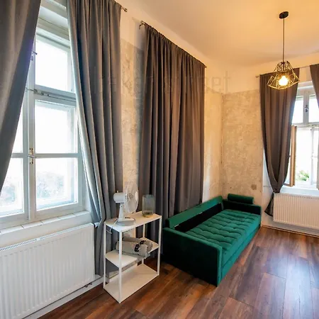 Stylish With Bunk Bed Praga